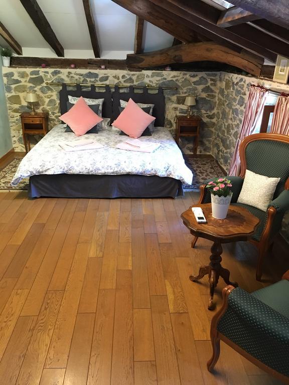 Chambre D'Hotes Moulin Urketa Ayherre Rum bild